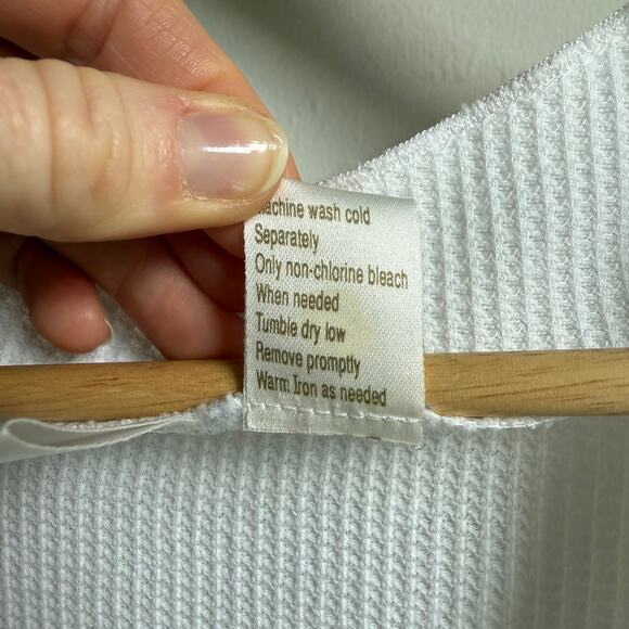 Vintage Victoria’s Secret White Knit Button Vest Top Women’s Large - Picture 8 of 8